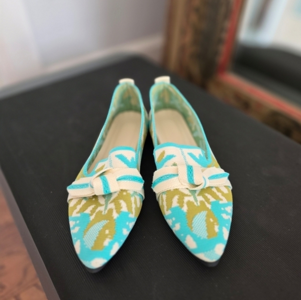 3 pairs of shoes - Size 9 US